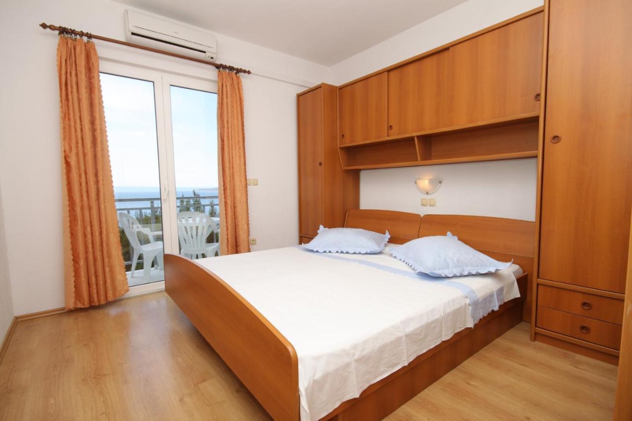 Apartments And Rooms With Parking Space Brela, Makarska - 6895 Bagian luar foto